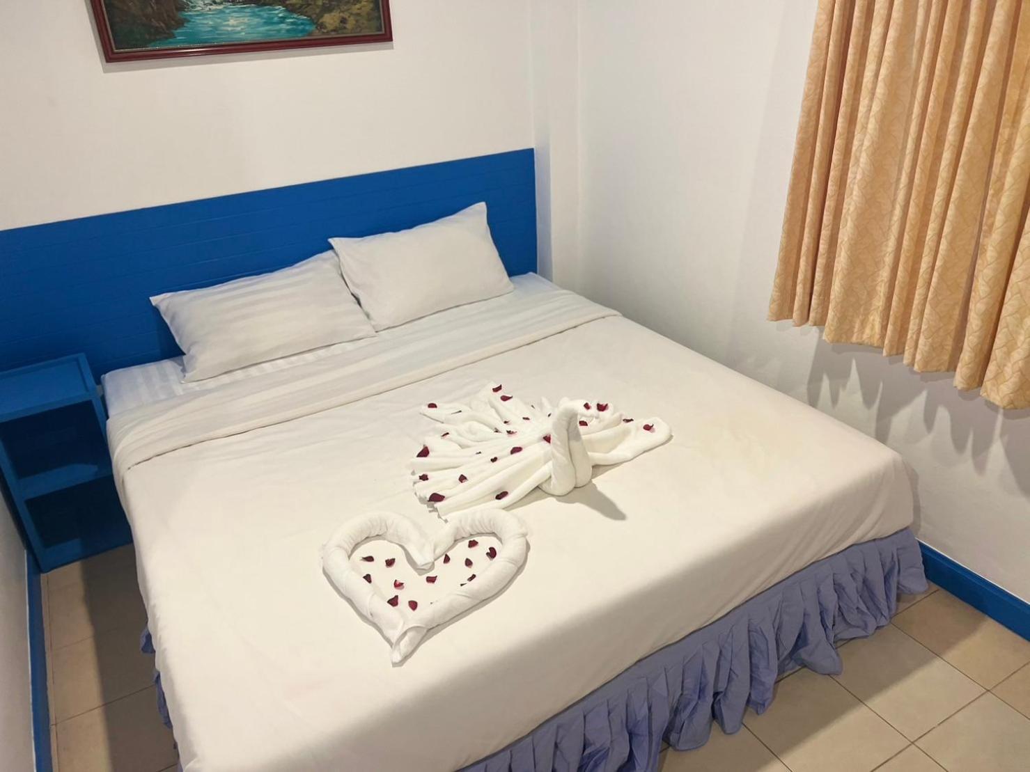 Blue Planet Hotel Patong Exterior photo