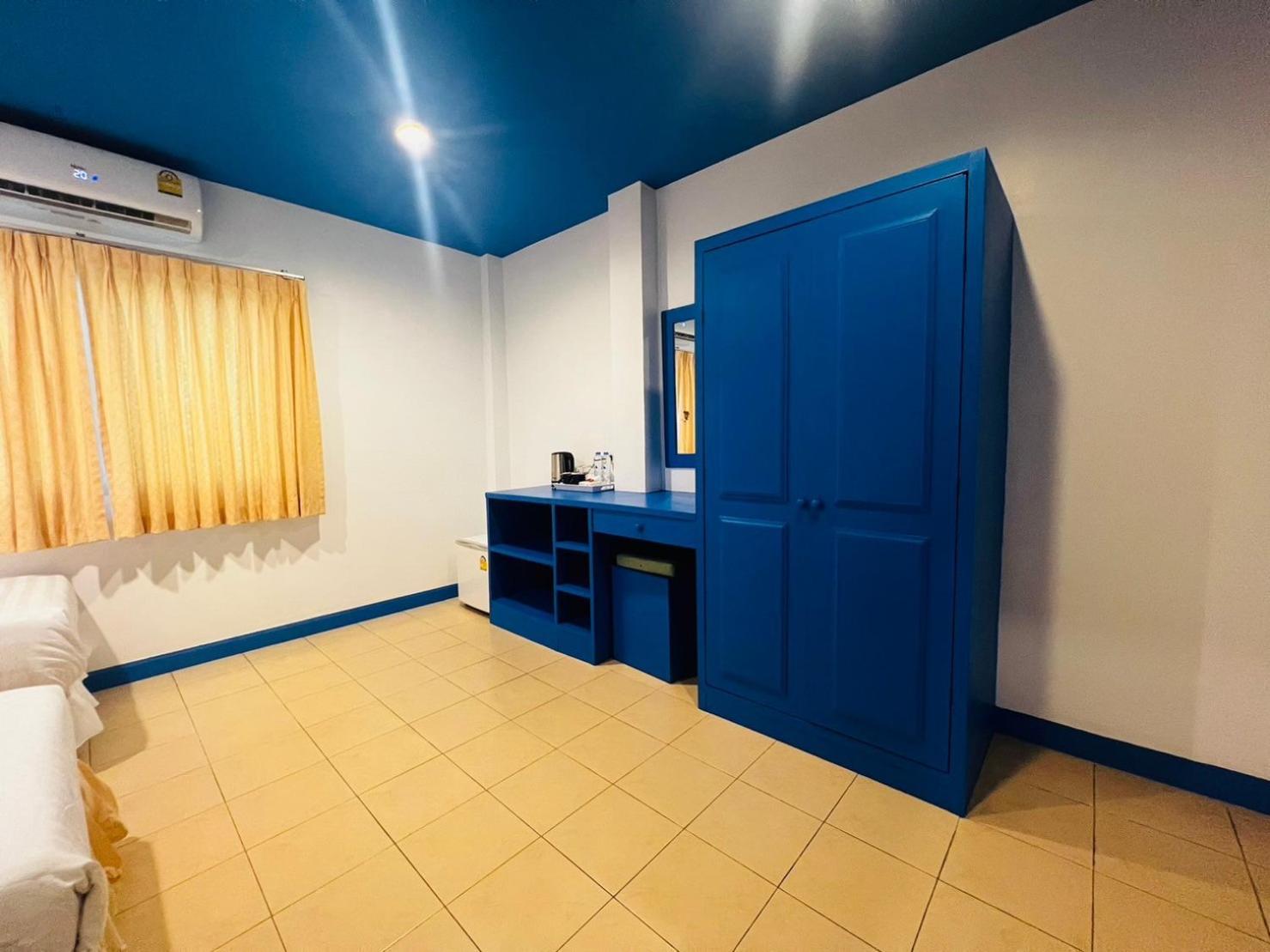 Blue Planet Hotel Patong Exterior photo