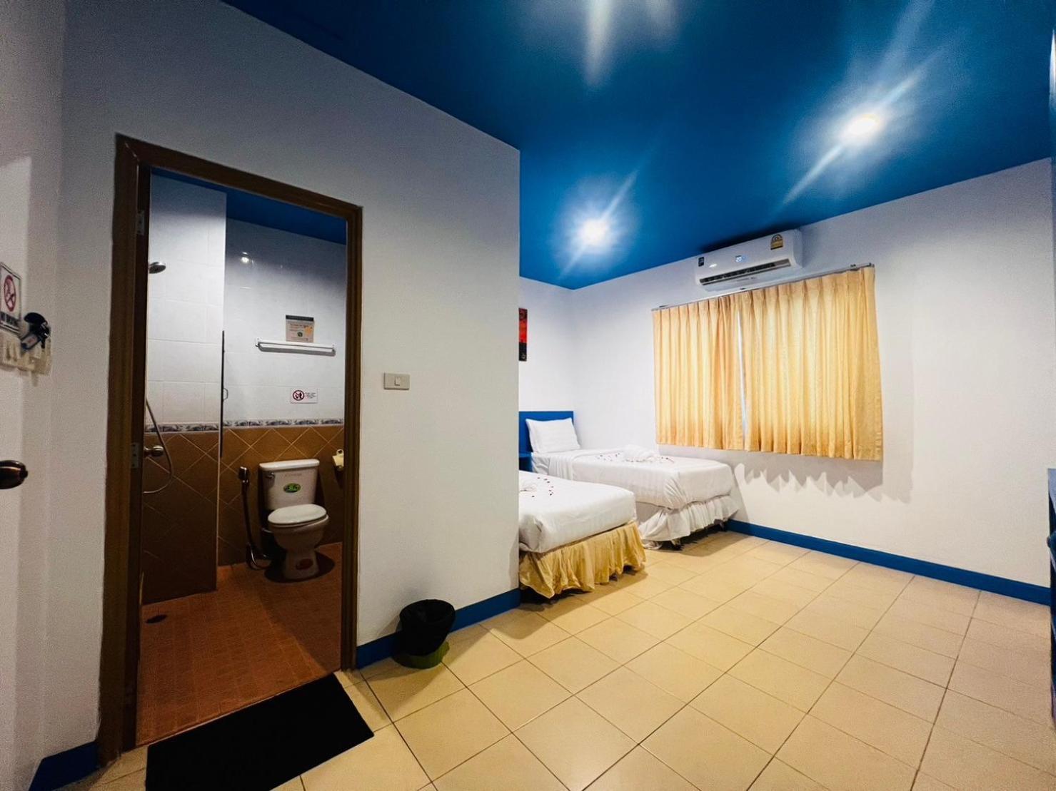 Blue Planet Hotel Patong Exterior photo