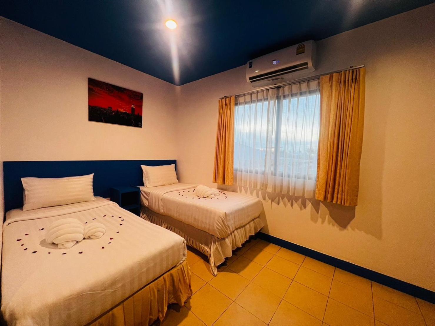 Blue Planet Hotel Patong Exterior photo