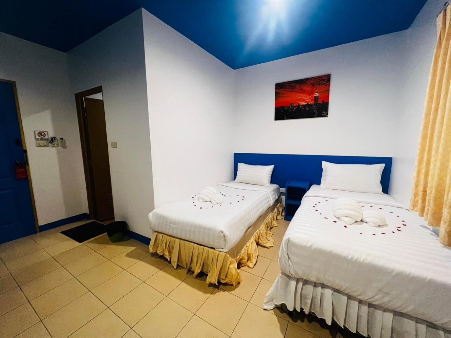 Blue Planet Hotel Patong Exterior photo