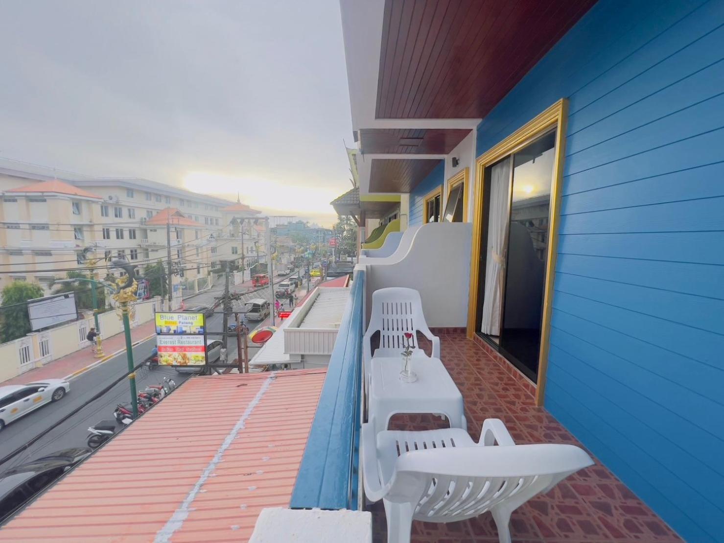 Blue Planet Hotel Patong Exterior photo