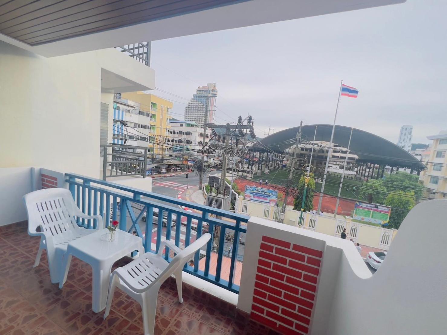 Blue Planet Hotel Patong Exterior photo