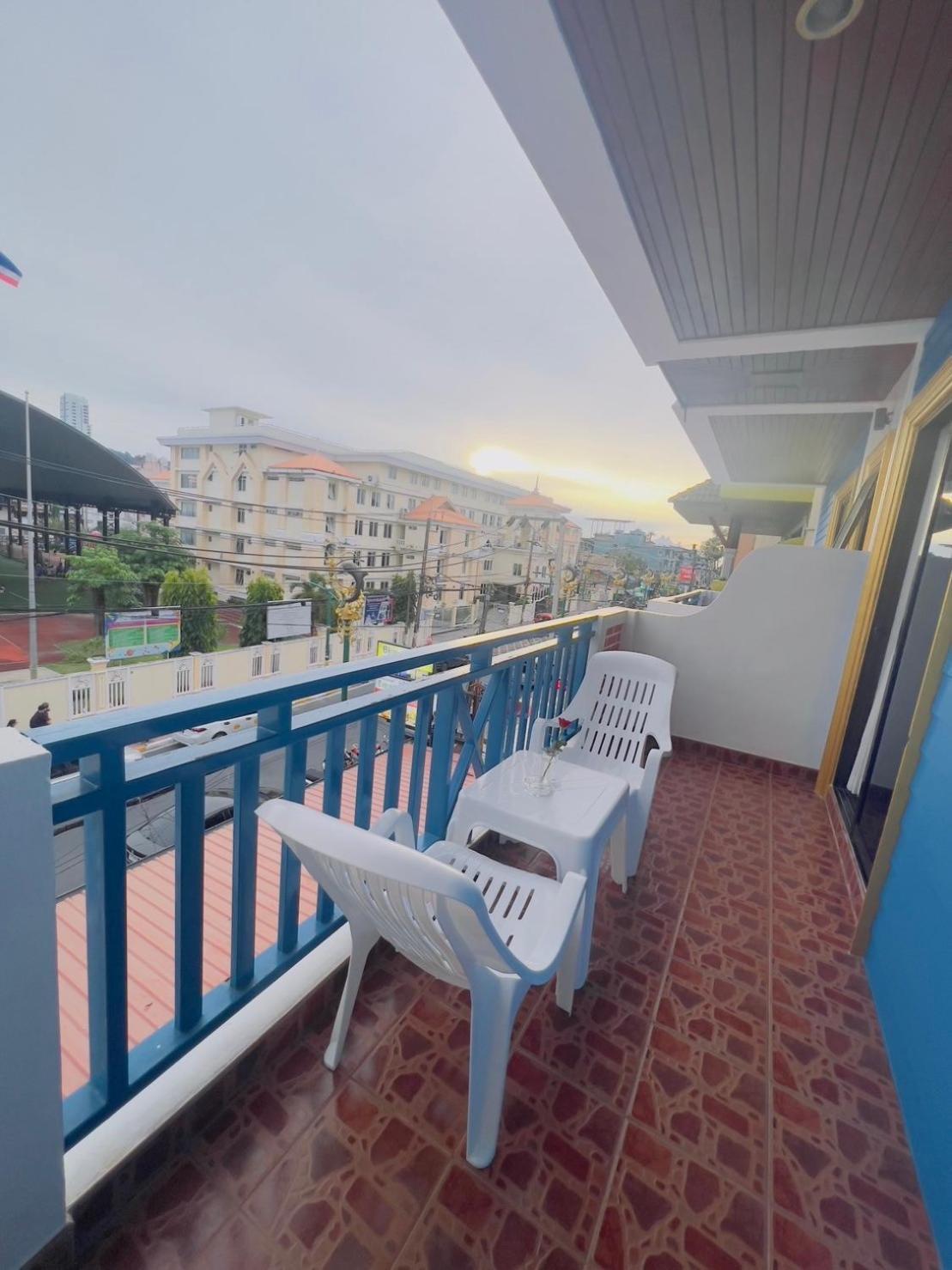Blue Planet Hotel Patong Exterior photo