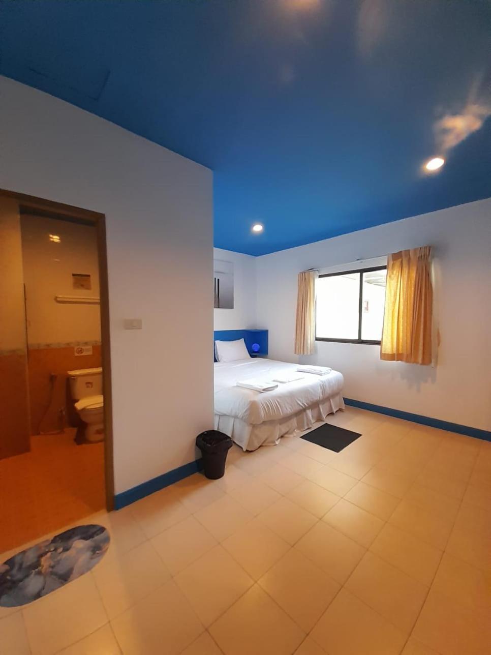 Blue Planet Hotel Patong Exterior photo